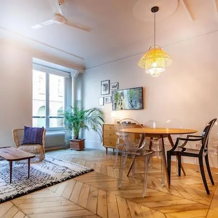 Appartamento Champs-élysées-monceau-luxury 2-bedroom